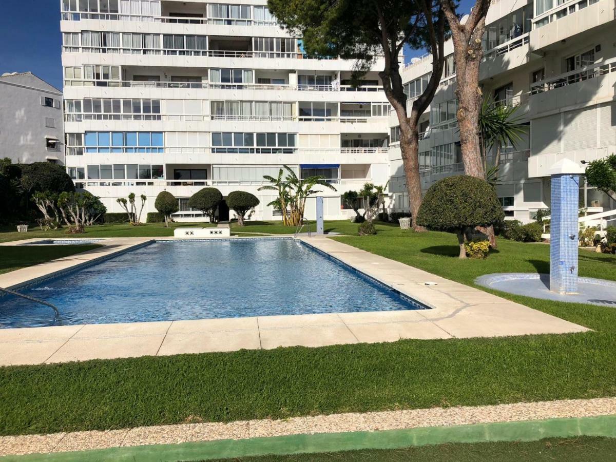 Apartamento Los Cisnes Беналмадена Екстериор снимка